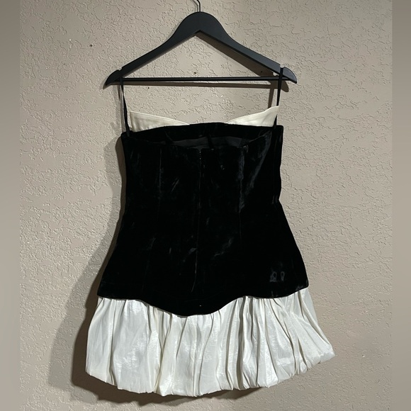 LPA | Serena Mini Dress in Black & Ivory Size: Large - Picture 5 of 7